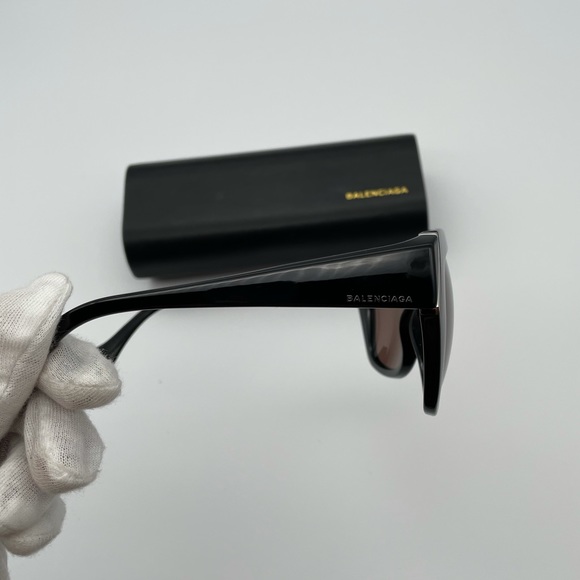 Balenciaga - Picture 6 of 12